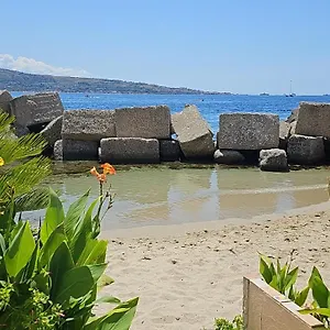 https://casa-di-nonna-mariella.sicilyhotelsitaly.net